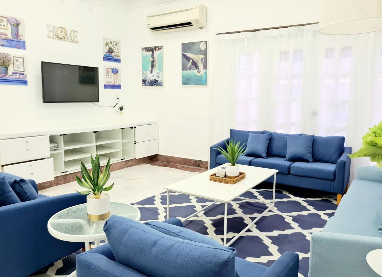 527 Beachhouse L 5 Bedroom With Swimming Pool - 3Min Walk To The Beach Танджунг-Бунга Экстерьер фото